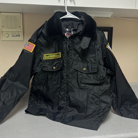 Security Windbreaker - Picture 1 of 4
